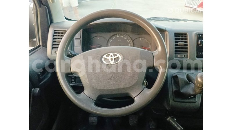 Big with watermark toyota hiace ashanti import dubai 48623