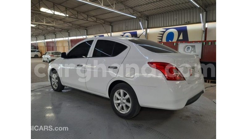 Big with watermark nissan sunny ashanti import dubai 48631