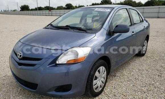 Sayi Na hannu Toyota Yaris Blue Mota in Accra a Greater Accra