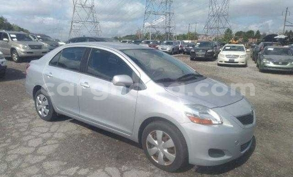 Sayi Na hannu Toyota Yaris Azurfa Mota in Accra a Greater Accra Sayi Na hannu Toyota Yaris Azurfa Mota in Accra a Greater Accra