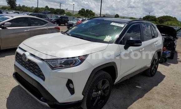 Sayi Na hannu Toyota RAV4 White Mota in Accra a Greater Accra Sayi Na hannu Toyota RAV4 White Mota in Accra a Greater Accra