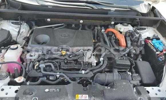 Sayi Na hannu Toyota RAV4 White Mota in Accra a Greater Accra Sayi Na hannu Toyota RAV4 White Mota in Accra a Greater Accra