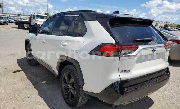 Sayi Na hannu Toyota RAV4 White Mota in Accra a Greater Accra Sayi Na hannu Toyota RAV4 White Mota in Accra a Greater Accra