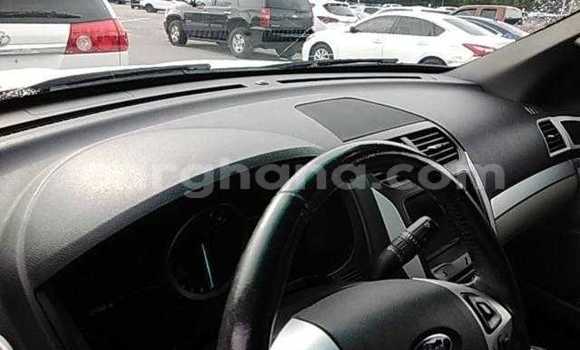 Buy Used Ford Explorer White Car in Accra in Greater Accra Buy Used Ford Explorer White Car in Accra in Greater Accra