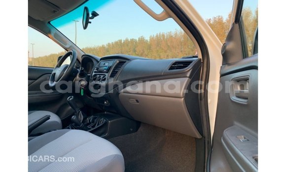 Ra Imported Mitsubishi L200 funfun Ọkọ̀ in Import - Dubai ni Ashanti Ra Imported Mitsubishi L200 funfun Ọkọ̀ in Import - Dubai ni Ashanti