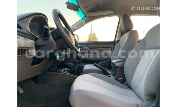 Ra Imported Mitsubishi L200 funfun Ọkọ̀ in Import - Dubai ni Ashanti Ra Imported Mitsubishi L200 funfun Ọkọ̀ in Import - Dubai ni Ashanti