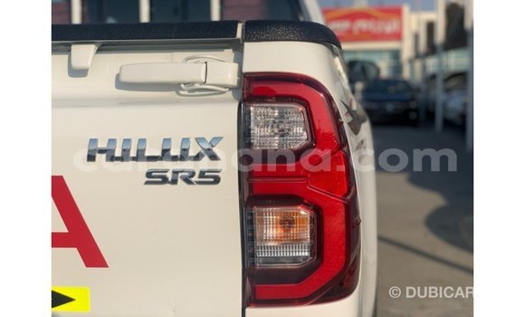 Ra Imported Toyota Hilux funfun Ọkọ̀ in Import - Dubai ni Ashanti Ra Imported Toyota Hilux funfun Ọkọ̀ in Import - Dubai ni Ashanti