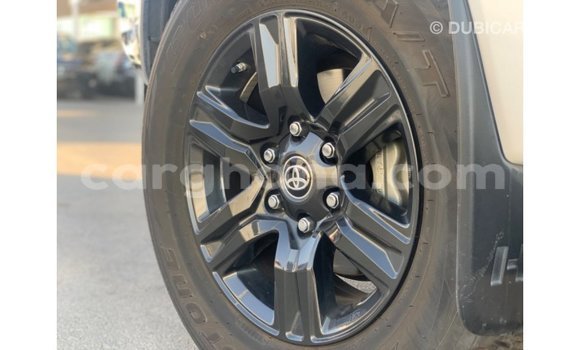 Ra Imported Toyota Hilux funfun Ọkọ̀ in Import - Dubai ni Ashanti Ra Imported Toyota Hilux funfun Ọkọ̀ in Import - Dubai ni Ashanti