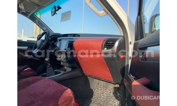 Ra Imported Toyota Hilux funfun Ọkọ̀ in Import - Dubai ni Ashanti Ra Imported Toyota Hilux funfun Ọkọ̀ in Import - Dubai ni Ashanti
