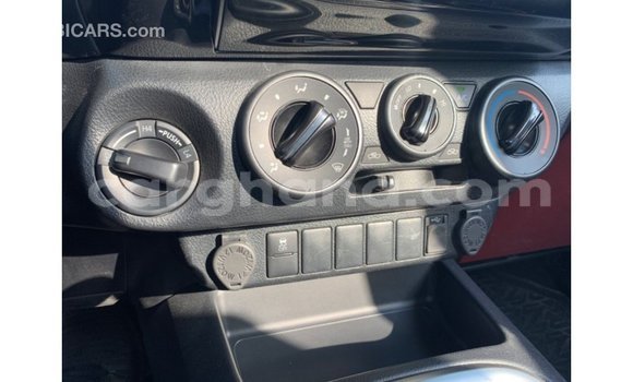 Ra Imported Toyota Hilux funfun Ọkọ̀ in Import - Dubai ni Ashanti Ra Imported Toyota Hilux funfun Ọkọ̀ in Import - Dubai ni Ashanti