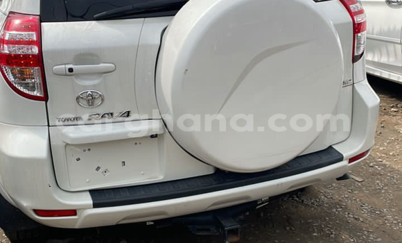 Sayi Imported Toyota RAV4 White Mota in Accra a Greater Accra