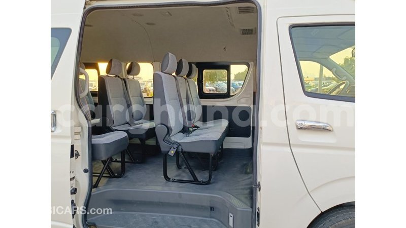 Big with watermark toyota hiace ashanti import dubai 48731