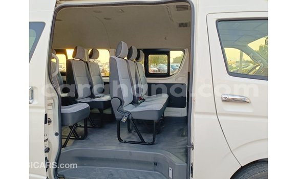 Sayi Imported Toyota Hiace White Mota in Import - Dubai a Ashanti Sayi Imported Toyota Hiace White Mota in Import - Dubai a Ashanti