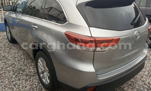 Sayi Na hannu Toyota Highlander Azurfa Mota in Accra a Greater Accra Sayi Na hannu Toyota Highlander Azurfa Mota in Accra a Greater Accra