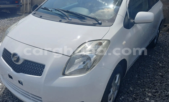 Buy Used Toyota Vitz White Car in Accra in Greater Accra