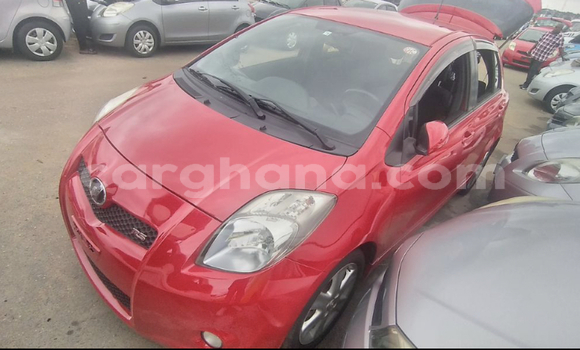 Sayi Na hannu Toyota Vitz Red Mota in Accra a Greater Accra