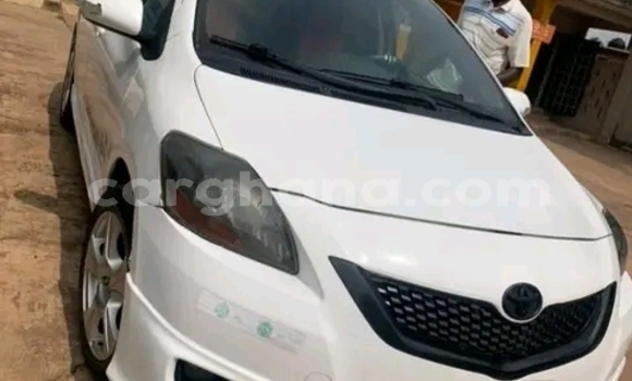 Ra Àlòkù Toyota Corolla funfun Ọkọ̀ in Accra ni Greater Accra