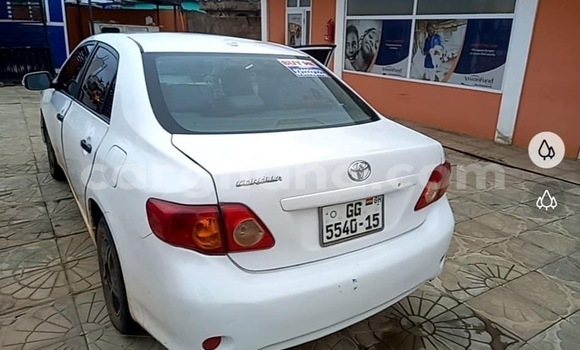Sayi Na hannu Toyota Corolla White Mota in Accra a Greater Accra Sayi Na hannu Toyota Corolla White Mota in Accra a Greater Accra