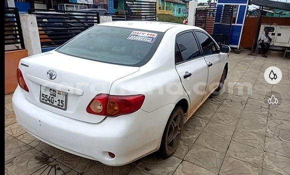 Sayi Na hannu Toyota Corolla White Mota in Accra a Greater Accra Sayi Na hannu Toyota Corolla White Mota in Accra a Greater Accra
