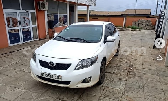 Sayi Na hannu Toyota Corolla White Mota in Accra a Greater Accra Sayi Na hannu Toyota Corolla White Mota in Accra a Greater Accra