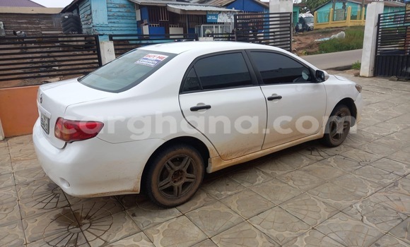 Sayi Na hannu Toyota Corolla White Mota in Accra a Greater Accra Sayi Na hannu Toyota Corolla White Mota in Accra a Greater Accra