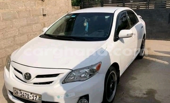 Sayi Na hannu Toyota Corolla White Mota in Accra a Greater Accra Sayi Na hannu Toyota Corolla White Mota in Accra a Greater Accra