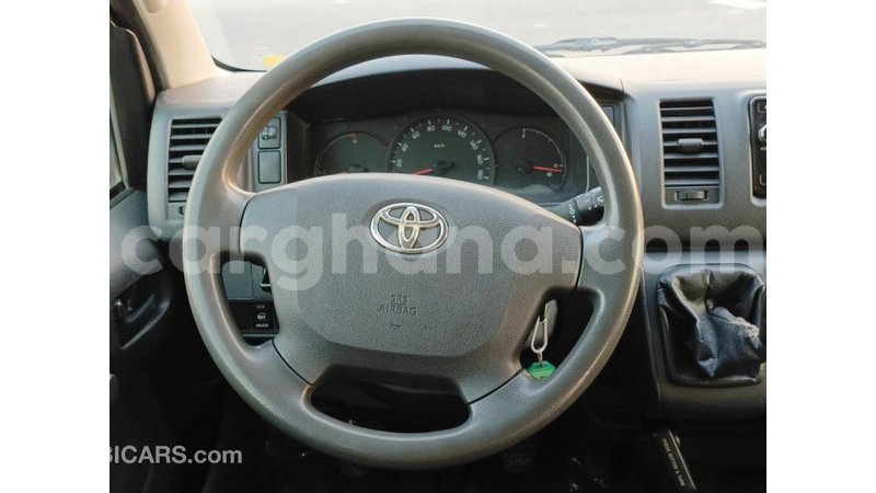 Big with watermark toyota hiace ashanti import dubai 48827