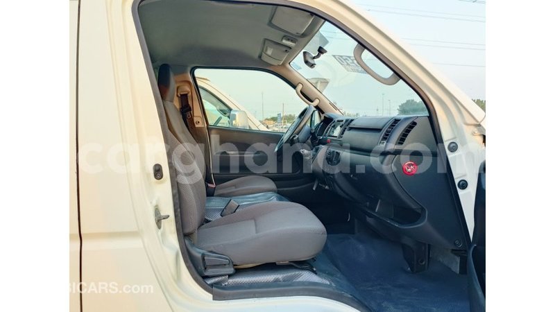 Big with watermark toyota hiace ashanti import dubai 48827