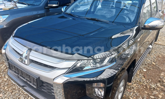 Buy Used Mitsubishi L200 Black Car in Accra in Greater Accra