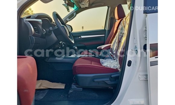 Ra Imported Toyota Hilux funfun Ọkọ̀ in Import - Dubai ni Ashanti Ra Imported Toyota Hilux funfun Ọkọ̀ in Import - Dubai ni Ashanti