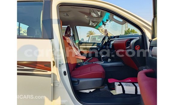 Ra Imported Toyota Hilux funfun Ọkọ̀ in Import - Dubai ni Ashanti Ra Imported Toyota Hilux funfun Ọkọ̀ in Import - Dubai ni Ashanti