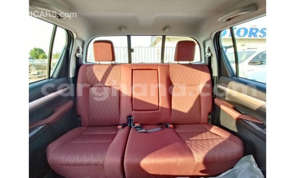 Ra Imported Toyota Hilux funfun Ọkọ̀ in Import - Dubai ni Ashanti Ra Imported Toyota Hilux funfun Ọkọ̀ in Import - Dubai ni Ashanti