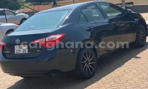 Sayi Na hannu Toyota Corolla Black Mota in Accra a Greater Accra