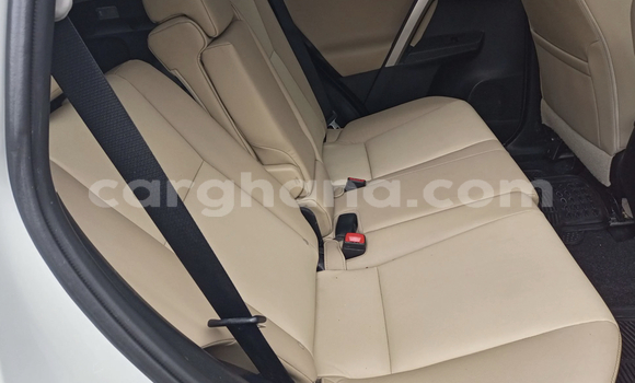 Sayi Na hannu Toyota RAV4 White Mota in Accra a Greater Accra Sayi Na hannu Toyota RAV4 White Mota in Accra a Greater Accra