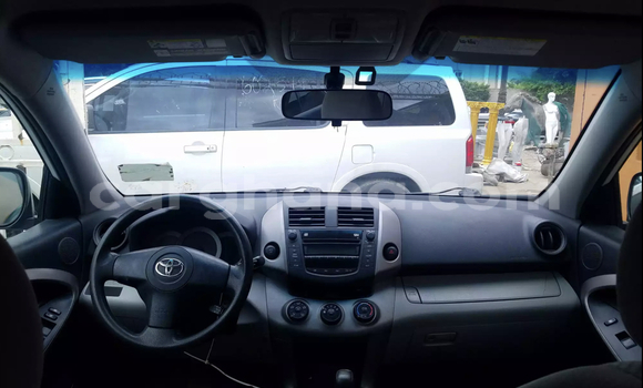 Buy Used Toyota RAV4 White Car in Accra in Greater Accra Buy Used Toyota RAV4 White Car in Accra in Greater Accra
