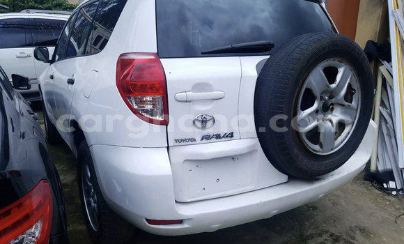 Buy Used Toyota RAV4 White Car in Accra in Greater Accra Buy Used Toyota RAV4 White Car in Accra in Greater Accra
