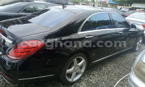 Ra Àlòkù Mercedes‒Benz S-klasse AMG Black Ọkọ̀ in Accra ni Greater Accra Ra Àlòkù Mercedes‒Benz S-klasse AMG Black Ọkọ̀ in Accra ni Greater Accra