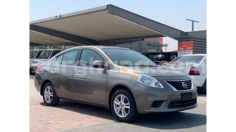 Big with watermark nissan versa ashanti import dubai 48880