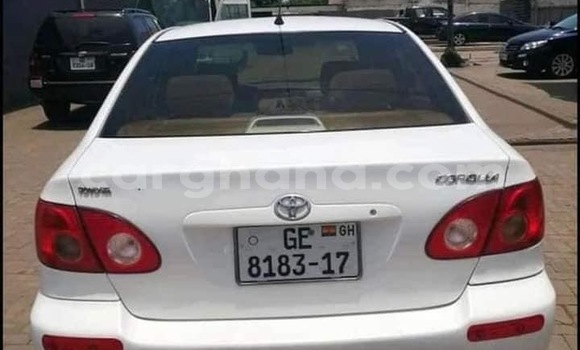 Ra Àlòkù Toyota Corolla funfun Ọkọ̀ in Accra ni Greater Accra Ra Àlòkù Toyota Corolla funfun Ọkọ̀ in Accra ni Greater Accra
