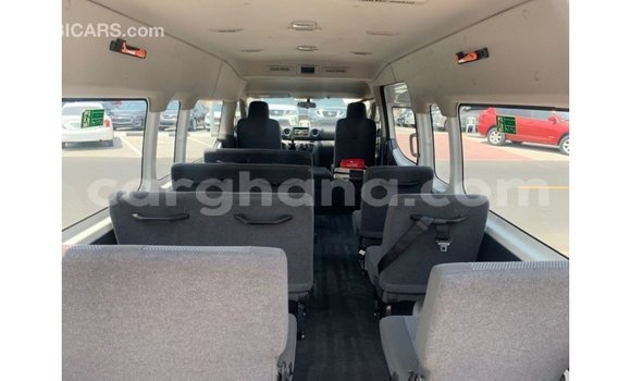 Ra Imported Nissan Urvan funfun Ọkọ̀ in Import - Dubai ni Ashanti Ra Imported Nissan Urvan funfun Ọkọ̀ in Import - Dubai ni Ashanti