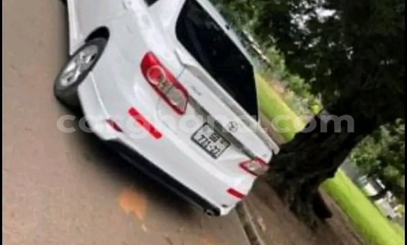 Ra Àlòkù Toyota Corolla funfun Ọkọ̀ in Accra ni Greater Accra Ra Àlòkù Toyota Corolla funfun Ọkọ̀ in Accra ni Greater Accra