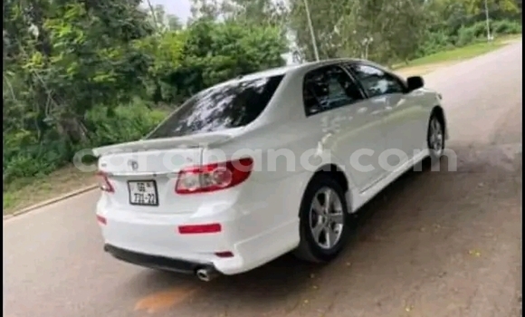 Ra Àlòkù Toyota Corolla funfun Ọkọ̀ in Accra ni Greater Accra Ra Àlòkù Toyota Corolla funfun Ọkọ̀ in Accra ni Greater Accra
