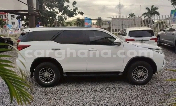 Buy Used Toyota Fortuner White Car in Accra in Greater Accra Buy Used Toyota Fortuner White Car in Accra in Greater Accra