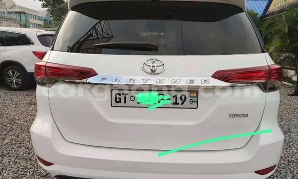Buy Used Toyota Fortuner White Car in Accra in Greater Accra Buy Used Toyota Fortuner White Car in Accra in Greater Accra