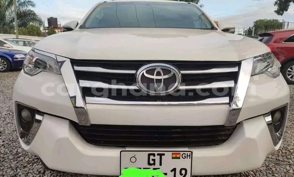 Buy Used Toyota Fortuner White Car in Accra in Greater Accra Buy Used Toyota Fortuner White Car in Accra in Greater Accra