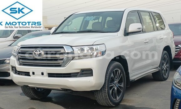 Buy Import Toyota Land Cruiser White Car in Import - Dubai in Ashanti Buy Import Toyota Land Cruiser White Car in Import - Dubai in Ashanti