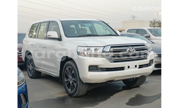 Buy Import Toyota Land Cruiser White Car in Import - Dubai in Ashanti Buy Import Toyota Land Cruiser White Car in Import - Dubai in Ashanti