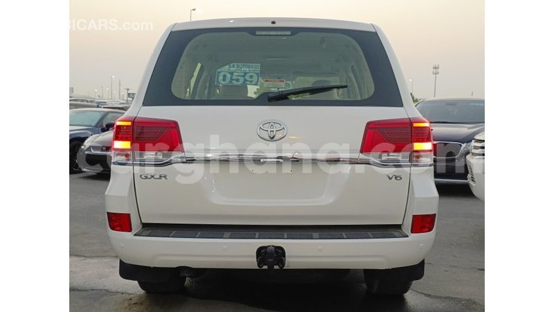 Big with watermark toyota land cruiser ashanti import dubai 48924