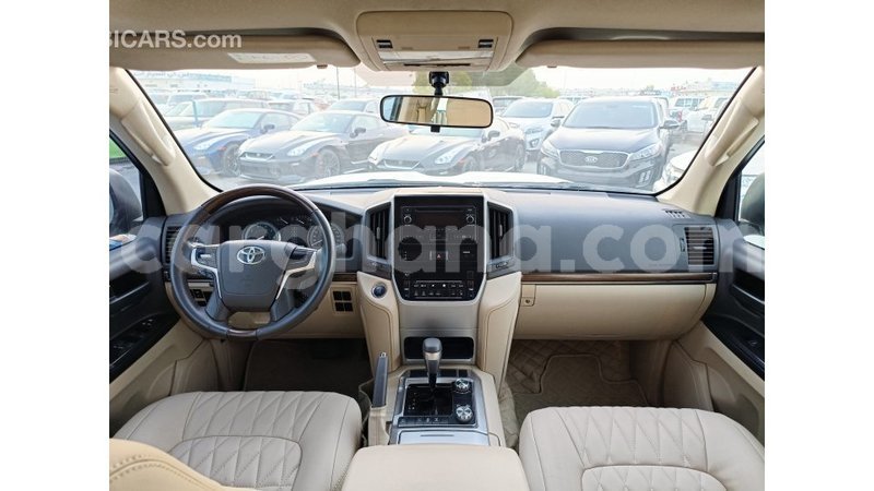 Big with watermark toyota land cruiser ashanti import dubai 48924