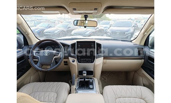 Buy Import Toyota Land Cruiser White Car in Import - Dubai in Ashanti Buy Import Toyota Land Cruiser White Car in Import - Dubai in Ashanti